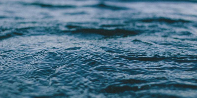 从硬件制作到边缘智能：电子爱好者必知的近传感计算与超低功耗芯片设计